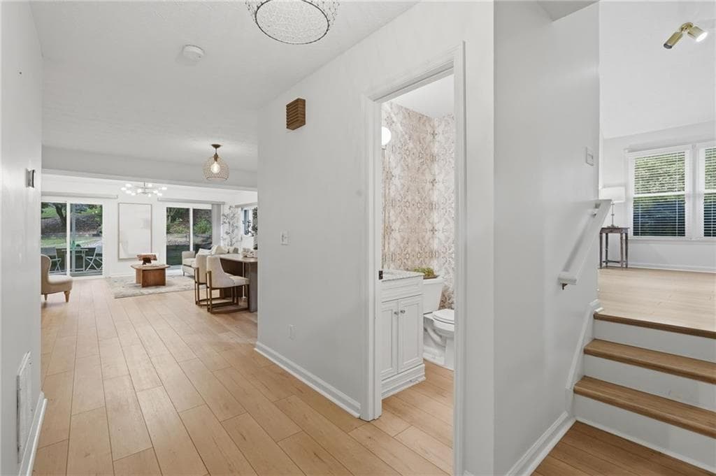 3 bedroom, 3 bathroom, 2,394 sq ft single family residence under contract at 1016 Pine Grove Drive, Alpharetta, GA 30009 — photo 7