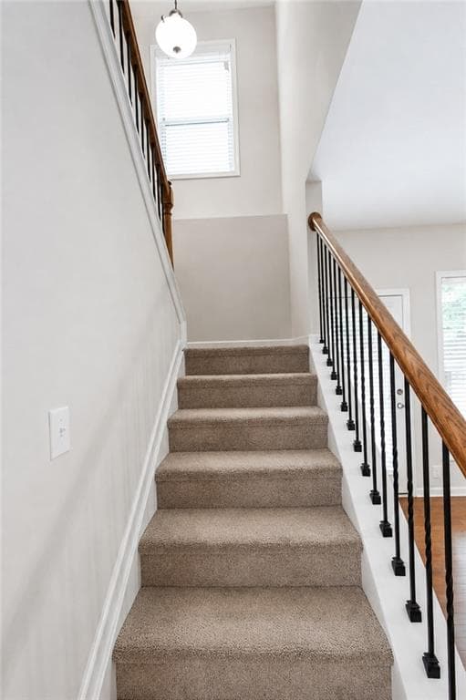 3 bedroom, 3 bathroom, 1,966 sq ft townhouse for sale at 2132 Greencrest Circle, Alpharetta, GA 30004 — photo 10
