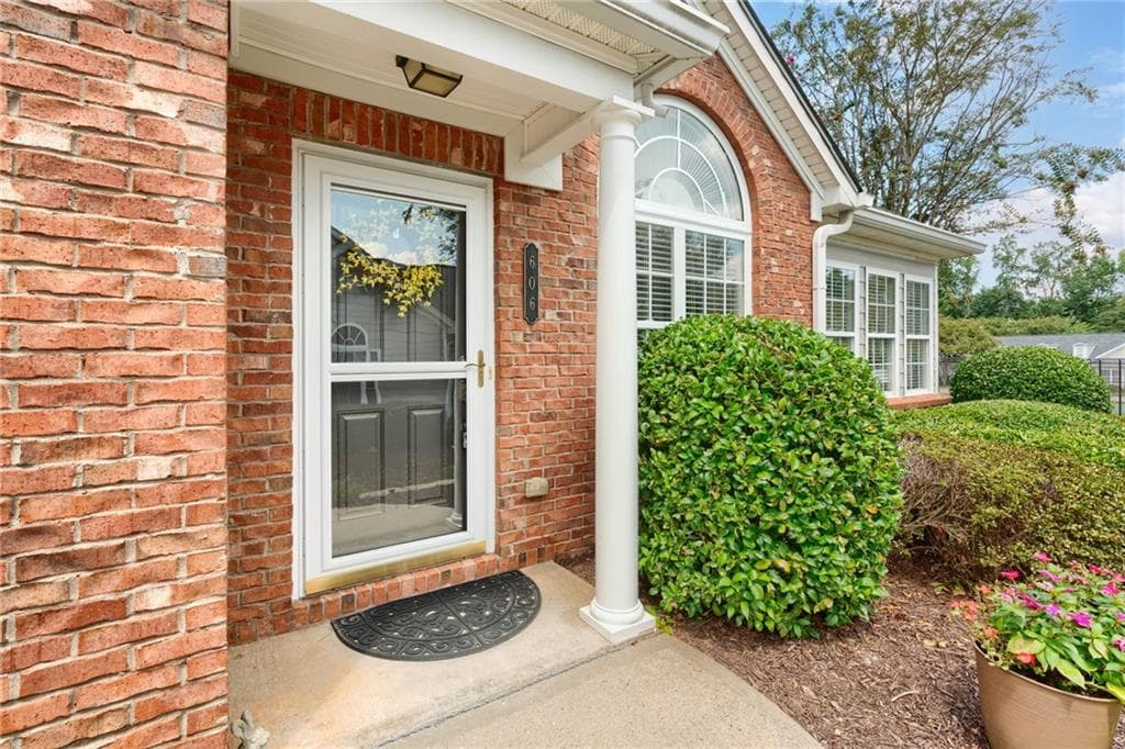 3 bedroom, 2 bathroom, 1,680 sq ft condominium for sale at 606 Somerton Place, Cumming, GA 30040 — photo 5