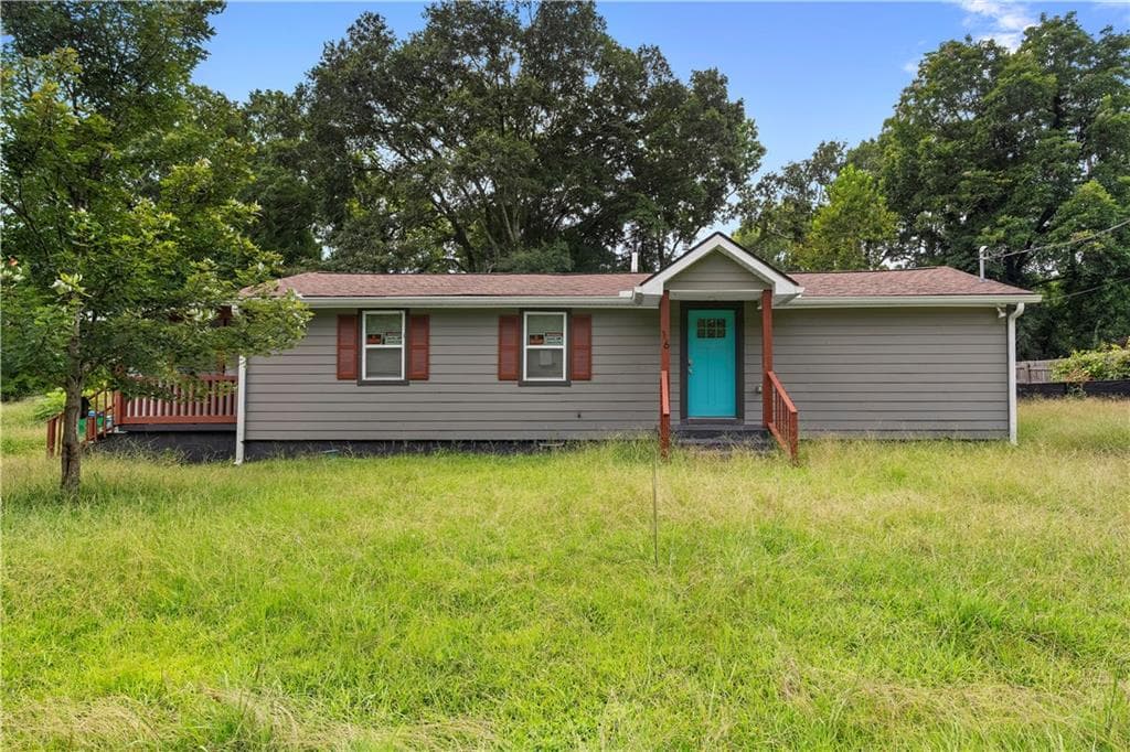 1 bedroom, 2 bathroom, 940 sq ft single family residence for sale at 16 Robin Road, Austell, GA 30168