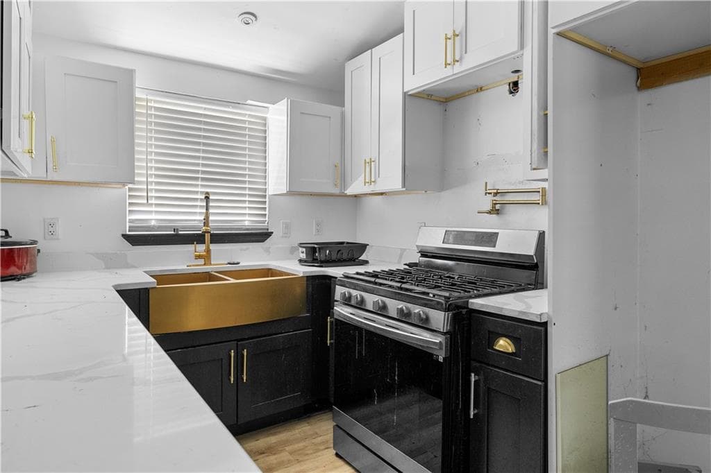 1 bedroom, 2 bathroom, 940 sq ft single family residence for sale at 16 Robin Road, Austell, GA 30168 — photo 6