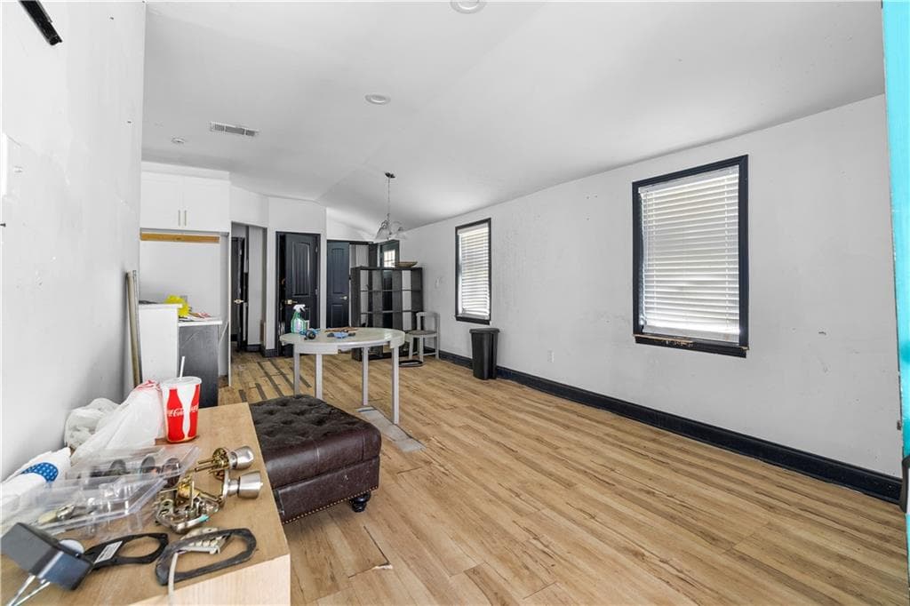 1 bedroom, 2 bathroom, 940 sq ft single family residence for sale at 16 Robin Road, Austell, GA 30168 — photo 7