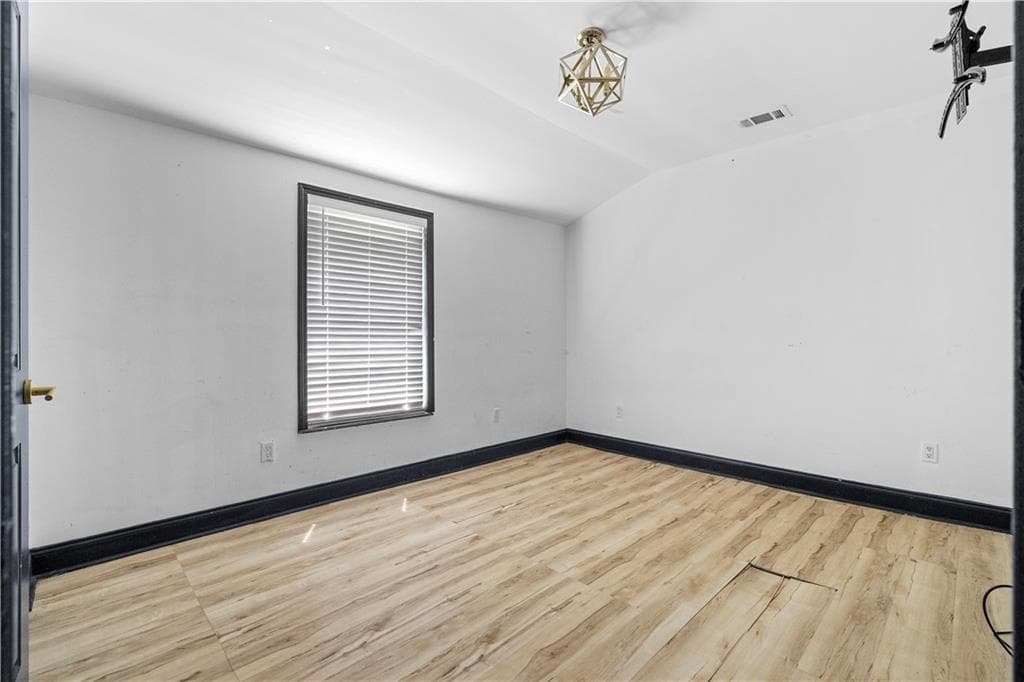 1 bedroom, 2 bathroom, 940 sq ft single family residence for sale at 16 Robin Road, Austell, GA 30168 — photo 10