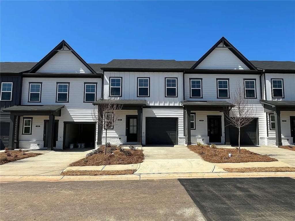3 bedroom, 3 bathroom, 1,400 sq ft townhouse for rent at 126 Lauren Street, Adairsville, GA 30103 for $1,900 a month — photo 2