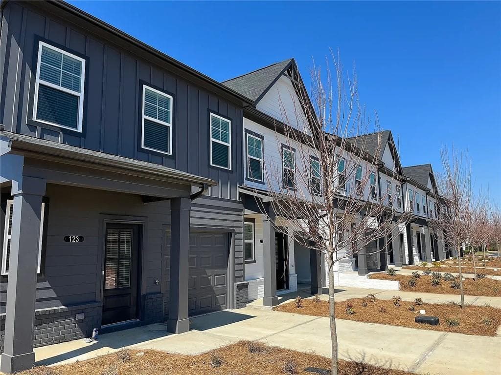 3 bedroom, 3 bathroom, 1,400 sq ft townhouse for rent at 126 Lauren Street, Adairsville, GA 30103 for $1,900 a month — photo 3