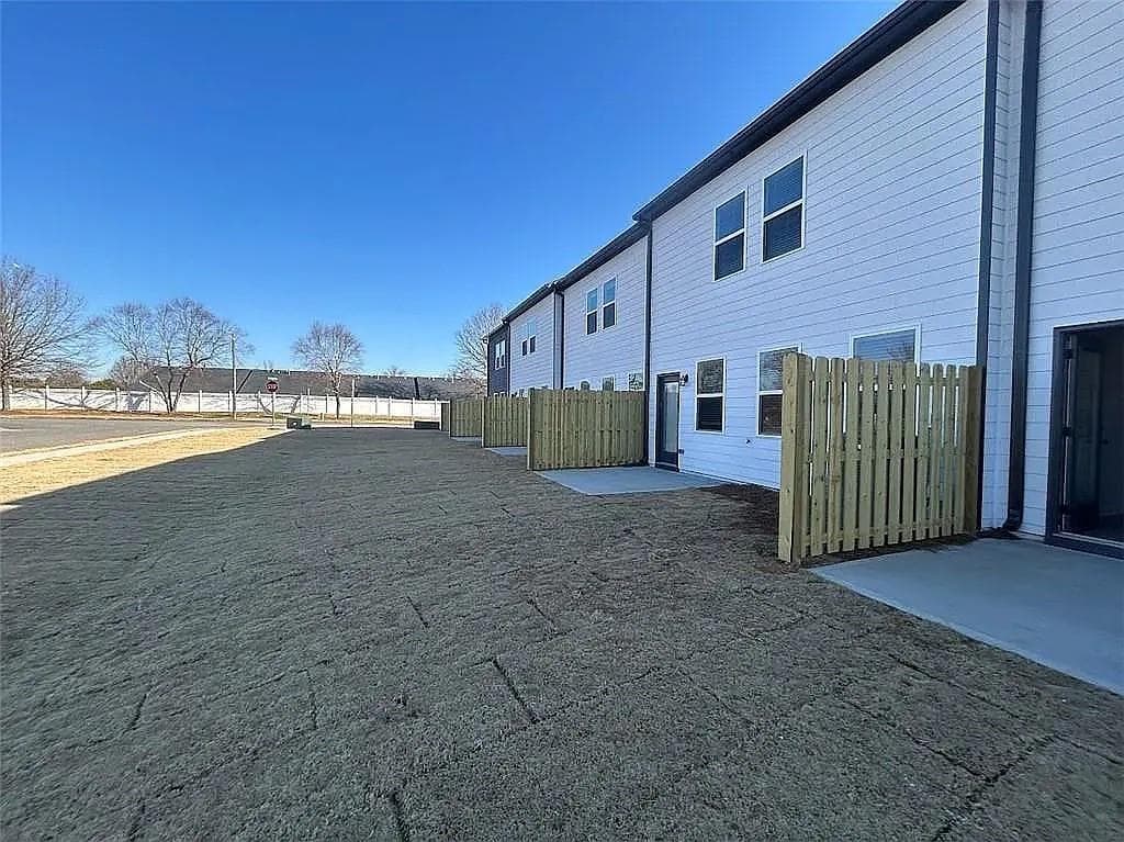 3 bedroom, 3 bathroom, 1,400 sq ft townhouse for rent at 126 Lauren Street, Adairsville, GA 30103 for $1,900 a month — photo 4