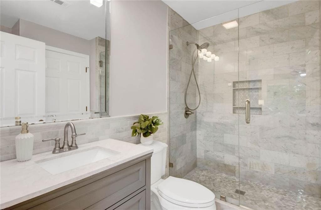 1 bedroom, 1 bathroom, 713 sq ft condominium for rent at 3655 Habersham Road B141, Atlanta, GA 30305 for $1,600 a month — photo 3