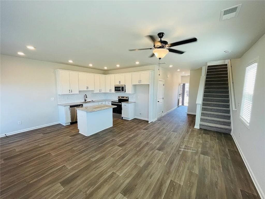 3 bedroom, 3 bathroom, 1,400 sq ft townhouse for rent at 126 Lauren Street, Adairsville, GA 30103 for $1,900 a month — photo 6
