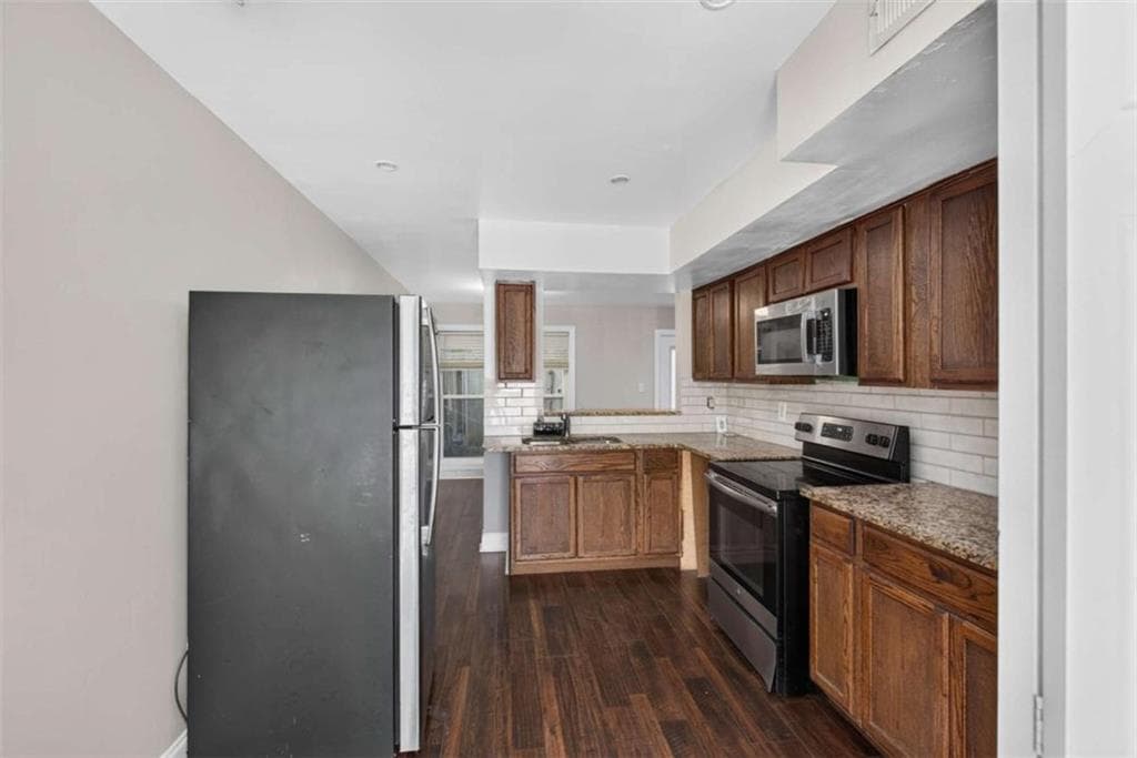 3 bedroom, 3 bathroom, 1,431 sq ft condominium for sale at 125 Governors Drive, Forest Park, GA 30297 — photo 8