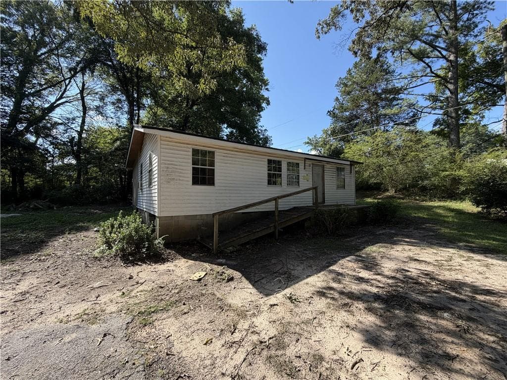 3 bedroom, 2 bathroom, 1,072 sq ft single family residence for sale at 191 Merritt Circle, Dallas, GA 30132 — photo 2