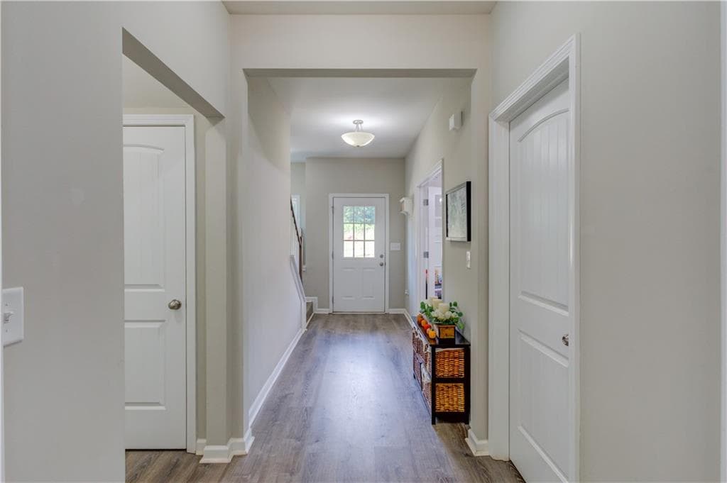 4 bedroom, 3 bathroom, 2,600 sq ft single family residence for sale at 480 White Trillium Drive, Hoschton, GA 30548 — photo 4