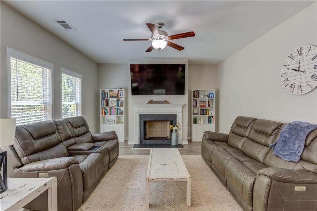4 bedroom, 3 bathroom, 2,600 sq ft single family residence for sale at 480 White Trillium Drive, Hoschton, GA 30548 — photo 6