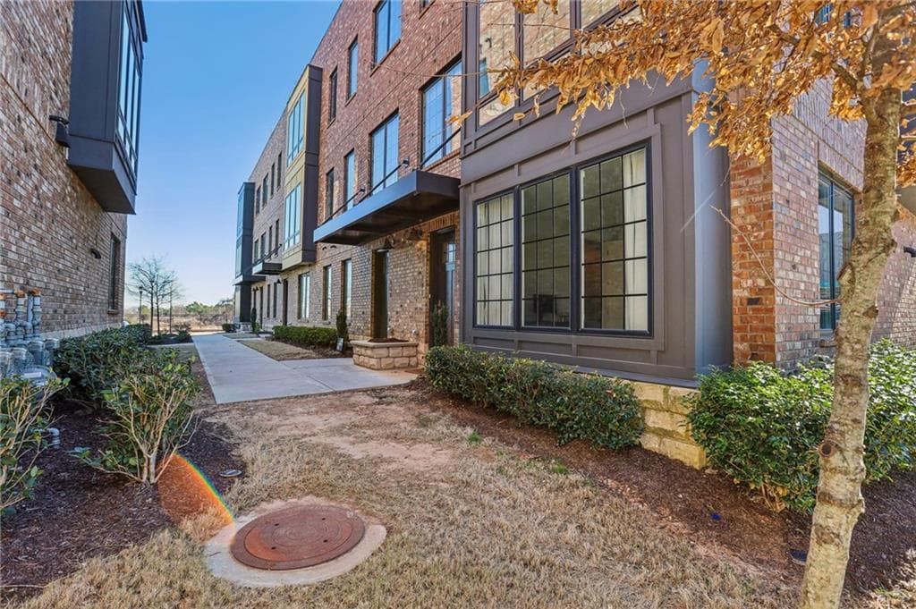 3 bedroom, 4 bathroom, 2,268 sq ft townhouse for sale at 264 Castleberry Station Drive, Atlanta, GA 30313 — photo 6