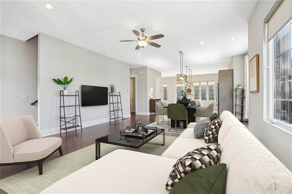 3 bedroom, 4 bathroom, 2,268 sq ft townhouse for sale at 264 Castleberry Station Drive, Atlanta, GA 30313 — photo 2