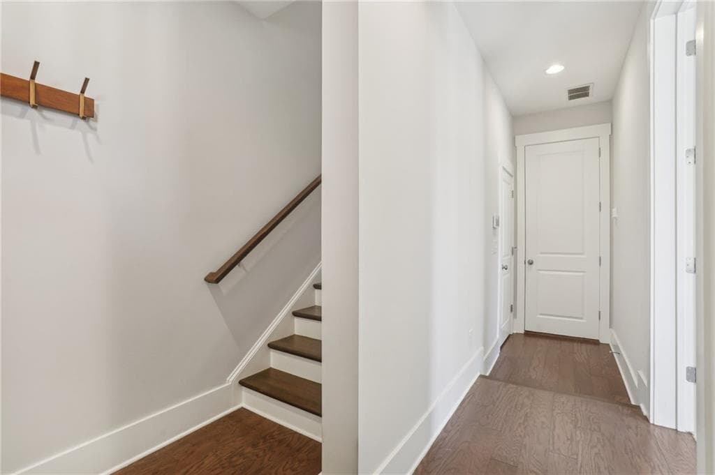 3 bedroom, 4 bathroom, 2,268 sq ft townhouse for sale at 264 Castleberry Station Drive, Atlanta, GA 30313 — photo 7