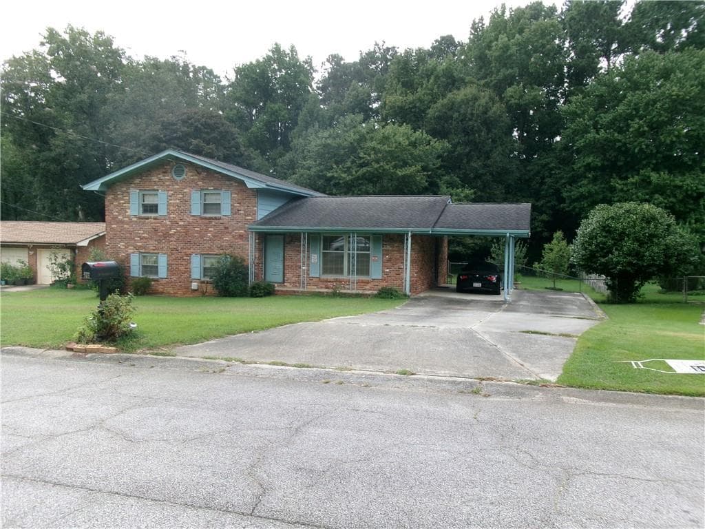 4 bedroom, 2 bathroom, 1,836 sq ft single family residence under contract at 745 Huntingdon Drive, Jonesboro, GA 30236 — photo 3