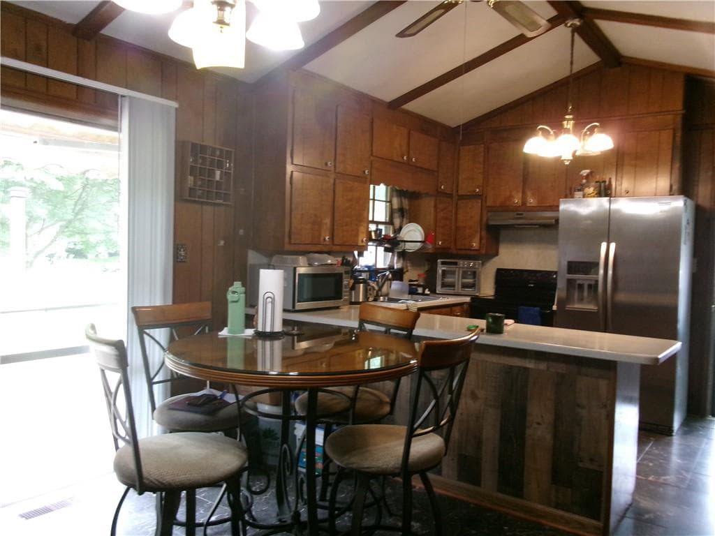4 bedroom, 2 bathroom, 1,836 sq ft single family residence under contract at 745 Huntingdon Drive, Jonesboro, GA 30236 — photo 6
