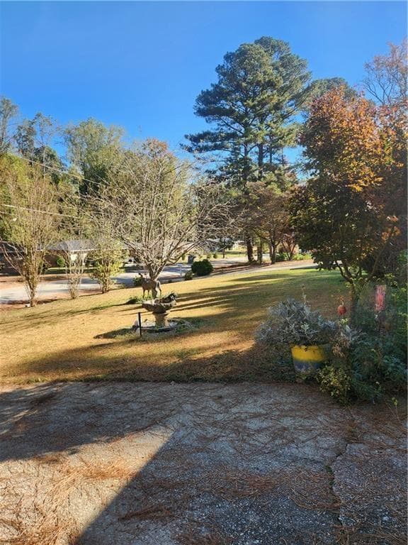 3 bedroom, 2 bathroom, 1,400 sq ft single family residence for sale at 3969 W Hilda Circle, Decatur, GA 30035 — photo 2