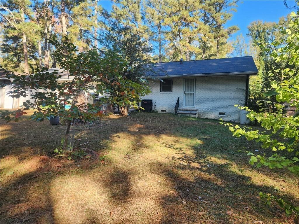 3 bedroom, 2 bathroom, 1,400 sq ft single family residence for sale at 3969 W Hilda Circle, Decatur, GA 30035 — photo 3
