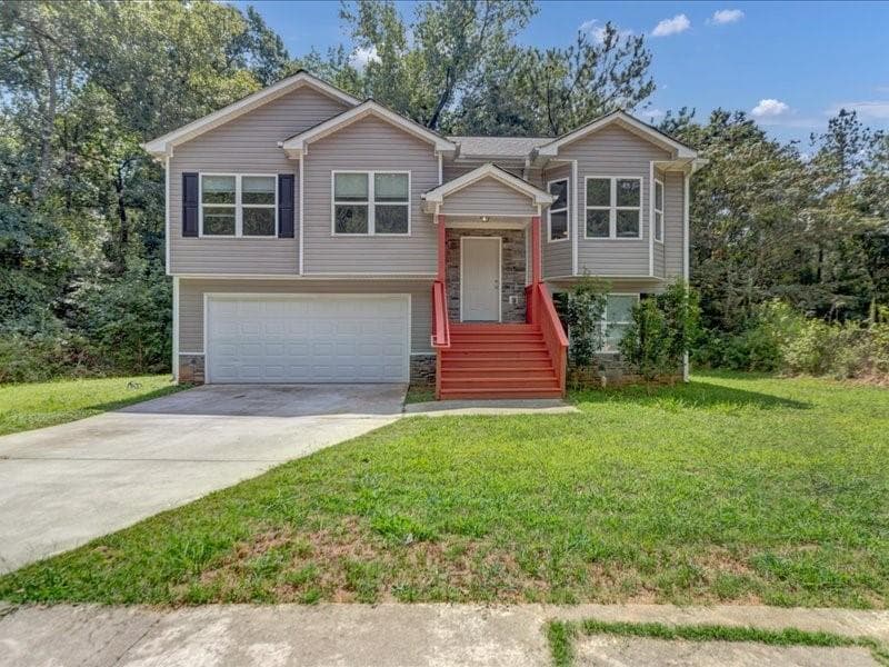 5 bedroom, 3 bathroom, 1,698 sq ft single family residence under contract at 570 Bethany Court, Athens, GA 30606