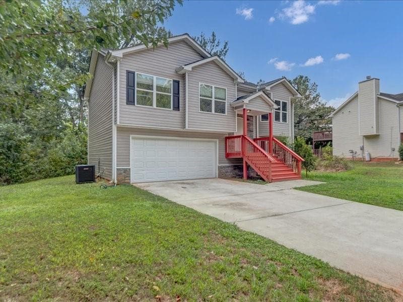 5 bedroom, 3 bathroom, 1,698 sq ft single family residence under contract at 570 Bethany Court, Athens, GA 30606 — photo 2