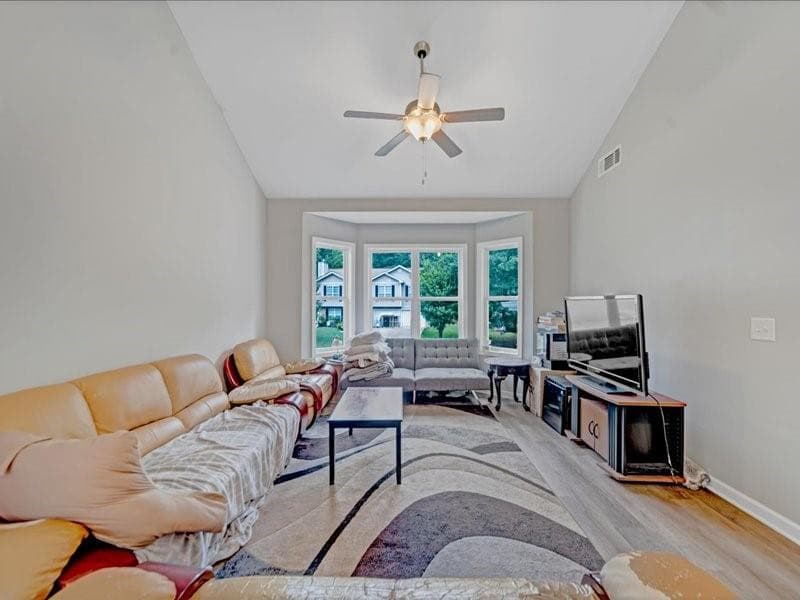 5 bedroom, 3 bathroom, 1,698 sq ft single family residence under contract at 570 Bethany Court, Athens, GA 30606 — photo 4