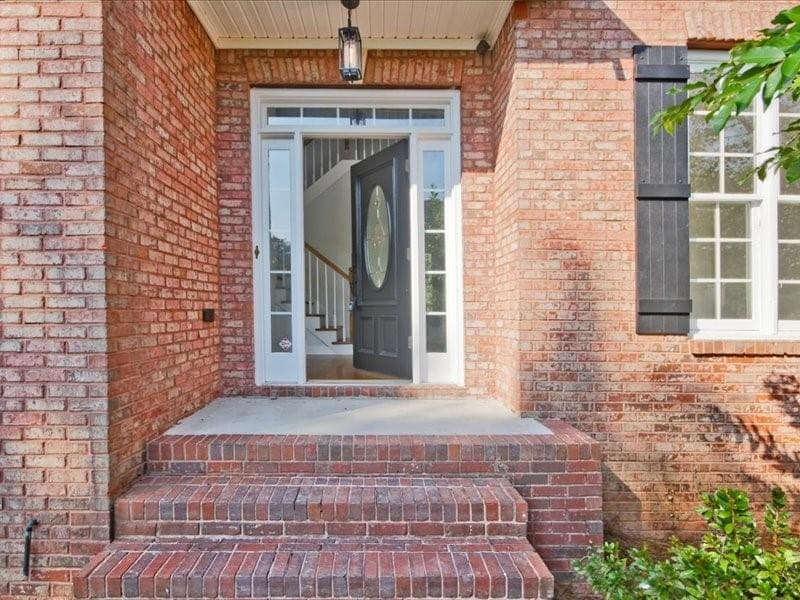 5 bedroom, 4 bathroom, 2,643 sq ft single family residence for sale at 2265 Amberbrook Lane, Grayson, GA 30017 — photo 3