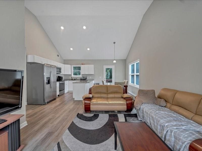 5 bedroom, 3 bathroom, 1,698 sq ft single family residence under contract at 570 Bethany Court, Athens, GA 30606 — photo 5
