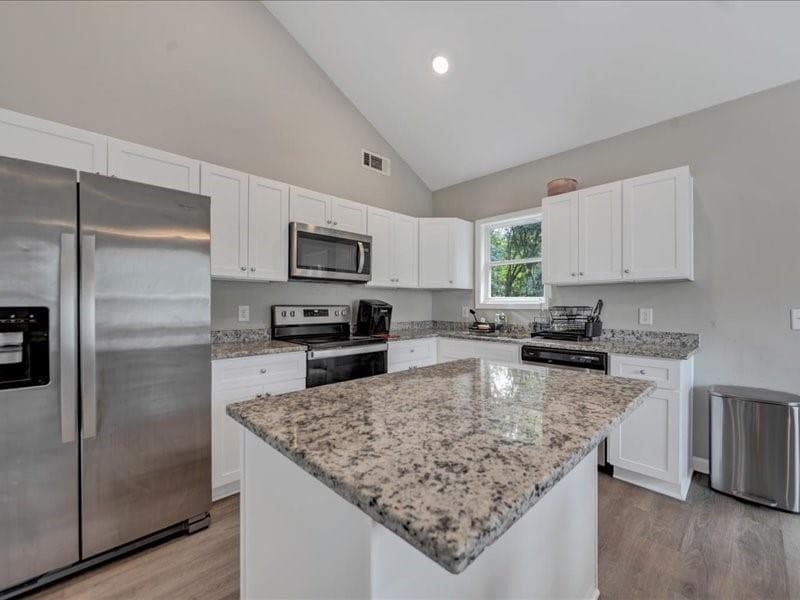 5 bedroom, 3 bathroom, 1,698 sq ft single family residence under contract at 570 Bethany Court, Athens, GA 30606 — photo 8