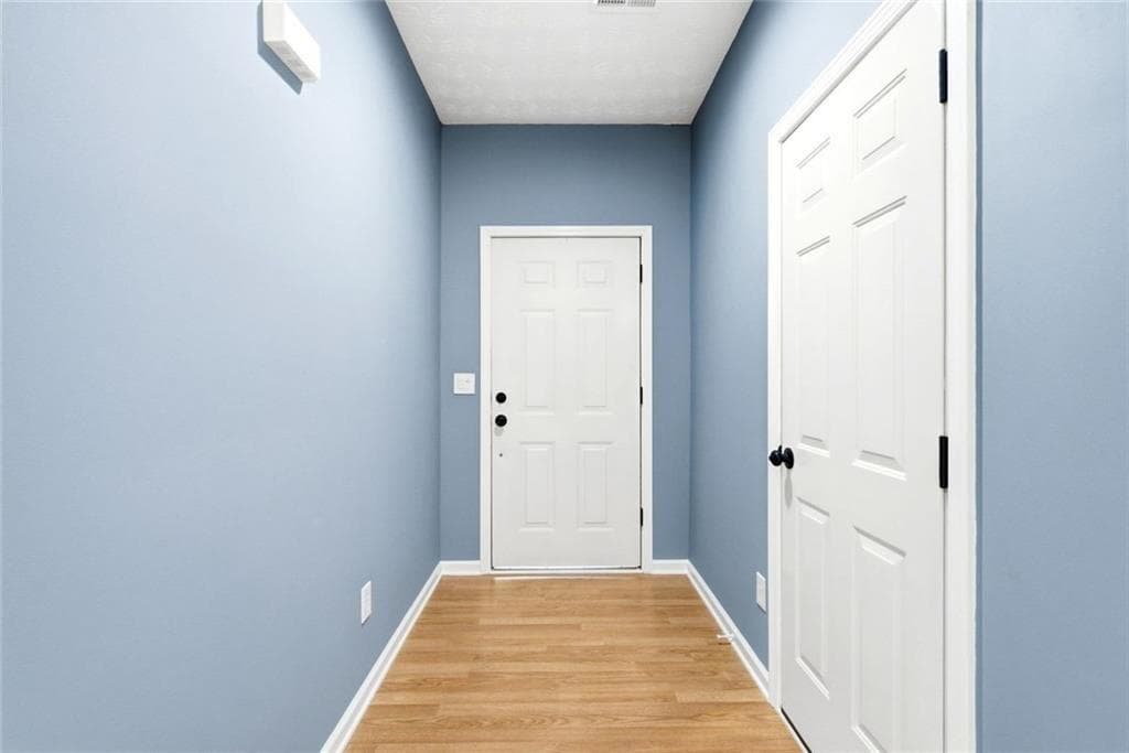 3 bedroom, 2 bathroom, 1,397 sq ft single family residence under contract at 5823 N Cove Road, Gainesville, GA 30504 — photo 6