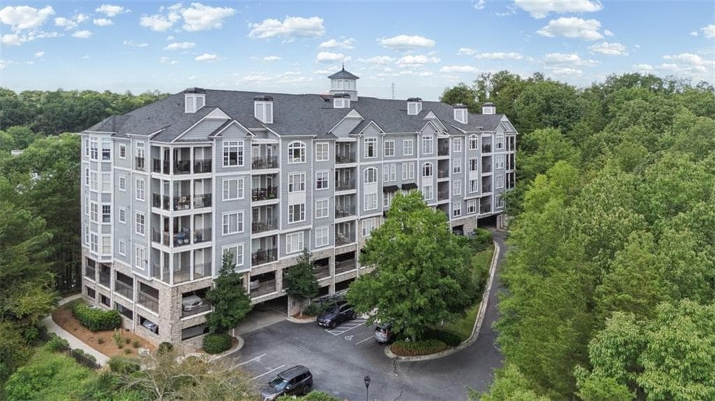 3 bedroom, 3 bathroom, 1,671 sq ft condominium for sale at 4100 Paces Walk 4101, Atlanta, GA 30339 — photo 7