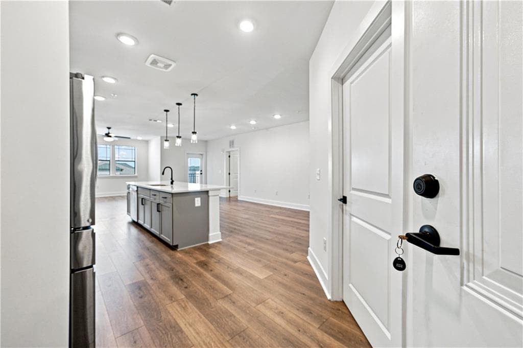 3 bedroom, 2 bathroom, 1,896 sq ft condominium for sale at 3351 Orwell Way 2406, Cumming, GA 30041 — photo 3