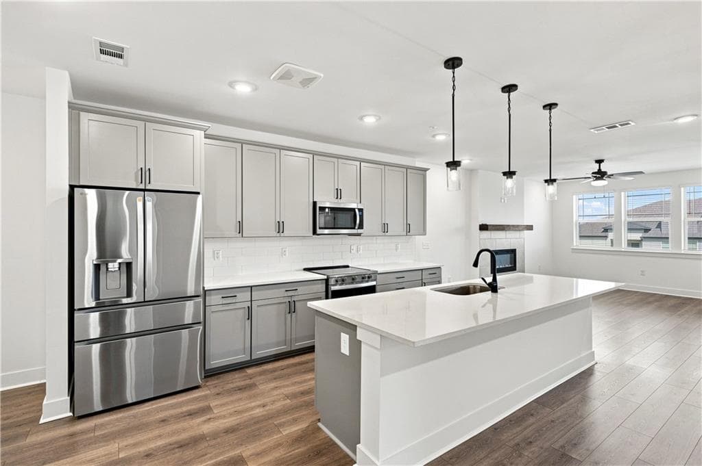 3 bedroom, 2 bathroom, 1,896 sq ft condominium for sale at 3351 Orwell Way 2406, Cumming, GA 30041 — photo 4