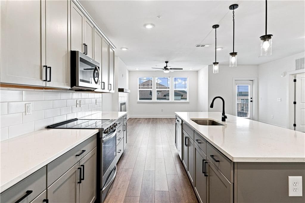3 bedroom, 2 bathroom, 1,896 sq ft condominium for sale at 3351 Orwell Way 2406, Cumming, GA 30041 — photo 8