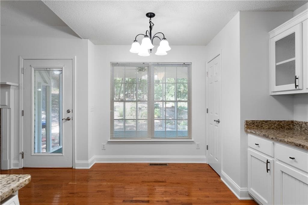 4 bedroom, 2 bathroom, 2,212 sq ft single family residence for sale at 24 Woodhaven Court, Cartersville, GA 30120 — photo 7