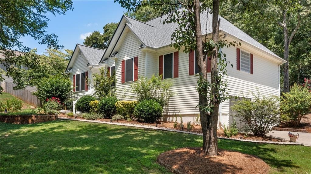 4 bedroom, 2 bathroom, 2,212 sq ft home for sale at 24 Woodhaven Court, Cartersville, GA