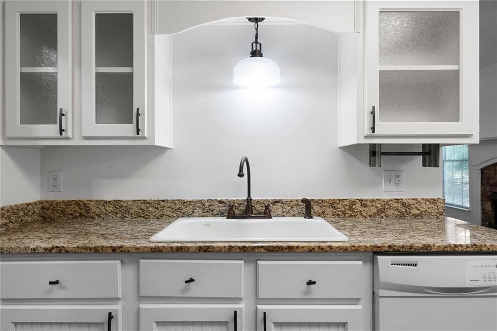 4 bedroom, 2 bathroom, 2,212 sq ft single family residence for sale at 24 Woodhaven Court, Cartersville, GA 30120 — photo 8