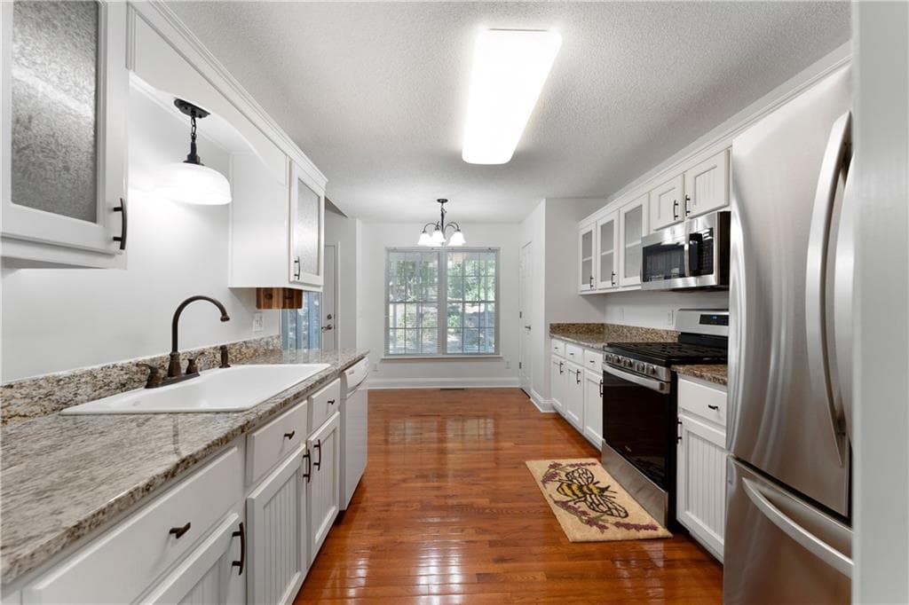 4 bedroom, 2 bathroom, 2,212 sq ft single family residence for sale at 24 Woodhaven Court, Cartersville, GA 30120 — photo 9