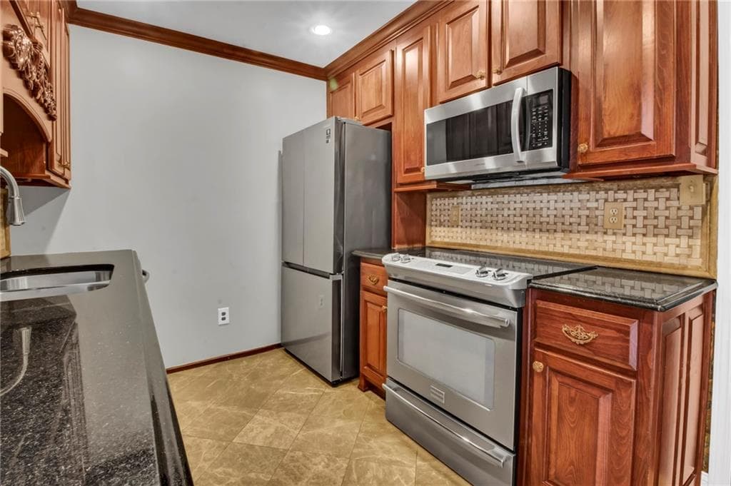 3 bedroom, 3 bathroom, 1,680 sq ft townhouse for sale at 849 Heritage Square, Decatur, GA 30033 — photo 5