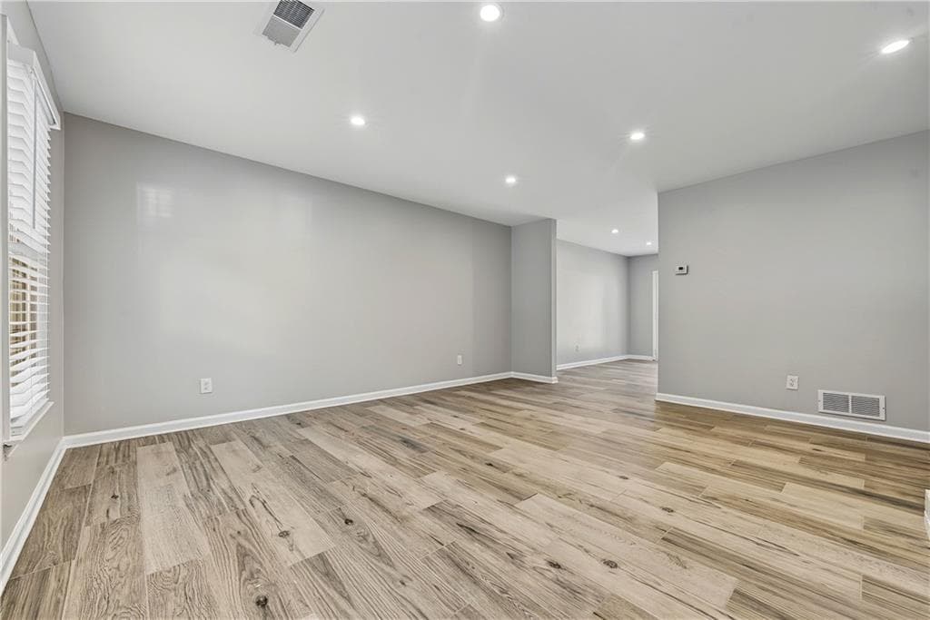 2 bedroom, 3 bathroom, 1,344 sq ft townhouse for sale at 303 Timber Creek Lane, Marietta, GA 30060 — photo 3