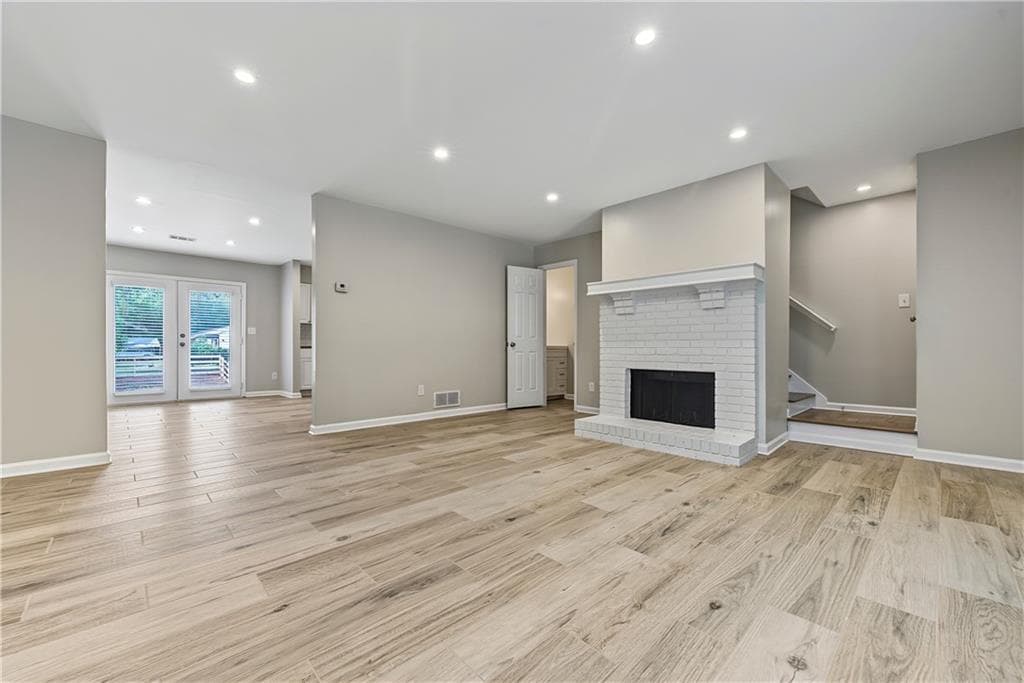 2 bedroom, 3 bathroom, 1,344 sq ft townhouse for sale at 303 Timber Creek Lane, Marietta, GA 30060 — photo 4
