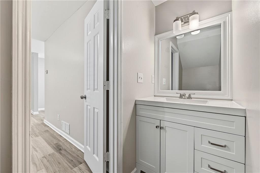 2 bedroom, 3 bathroom, 1,344 sq ft townhouse for sale at 303 Timber Creek Lane, Marietta, GA 30060 — photo 6