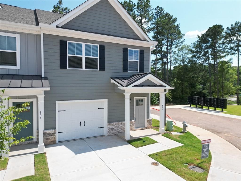 3 bedroom, 3 bathroom, 1,750 sq ft townhouse for rent at 165 Mill Center Boulevard 202, Athens, GA 30606 for $1,995 a month