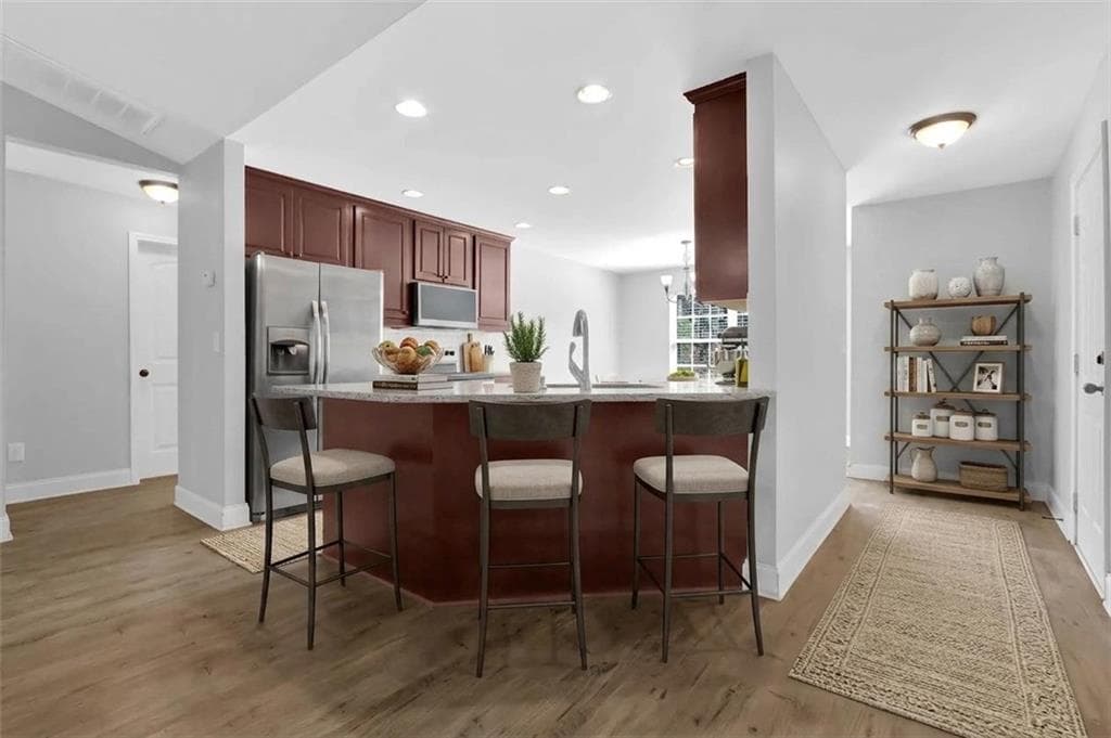 3 bedroom, 2 bathroom, 2,200 sq ft single family residence for sale at 3710 Silver Hill Circle, Gainesville, GA 30507 — photo 3