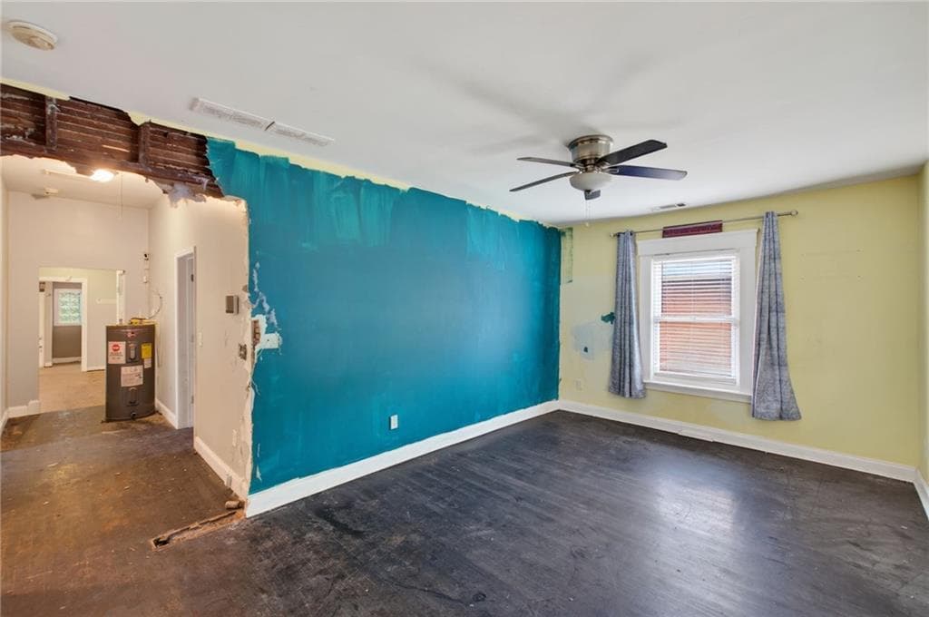 3 bedroom, 2 bathroom, 1,301 sq ft single family residence for sale at 1395 Desoto Avenue, Atlanta, GA 30310 — photo 5