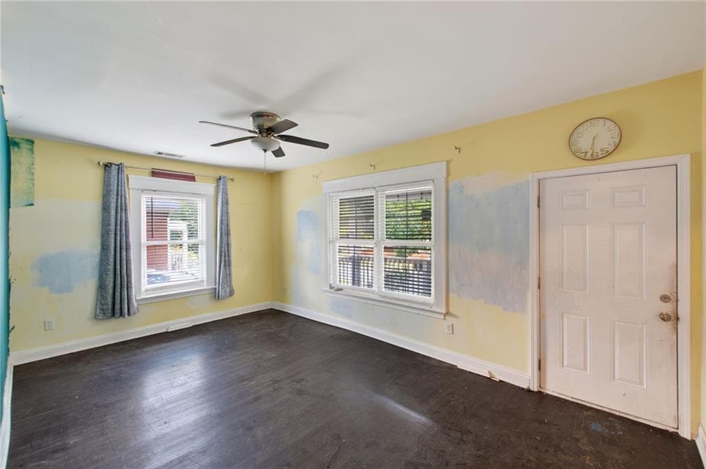 3 bedroom, 2 bathroom, 1,301 sq ft single family residence for sale at 1395 Desoto Avenue, Atlanta, GA 30310 — photo 6