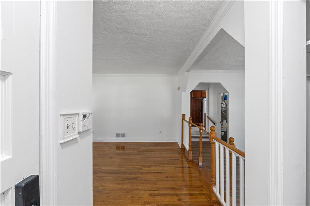 3 bedroom, 2 bathroom, 1,917 sq ft single family residence for sale at 2749 Preston Drive, Decatur, GA 30034 — photo 2