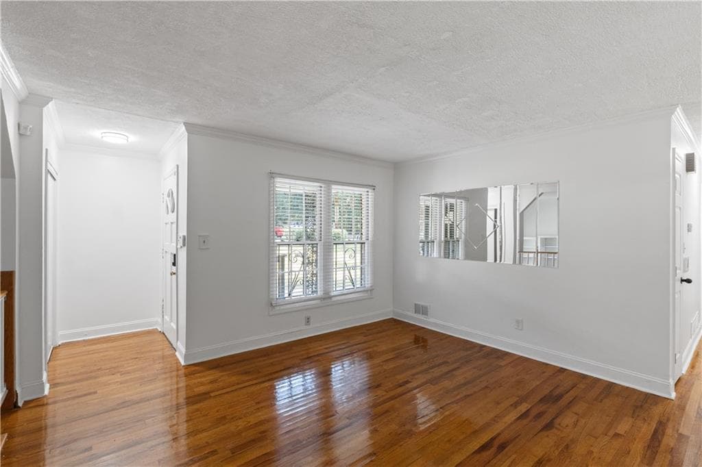3 bedroom, 2 bathroom, 1,917 sq ft single family residence for sale at 2749 Preston Drive, Decatur, GA 30034 — photo 3