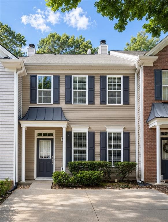 3 bedroom, 3 bathroom, 1,560 sq ft townhouse for sale at 185 Galecrest Drive, Milton, GA 30004 — photo 1 of 31
