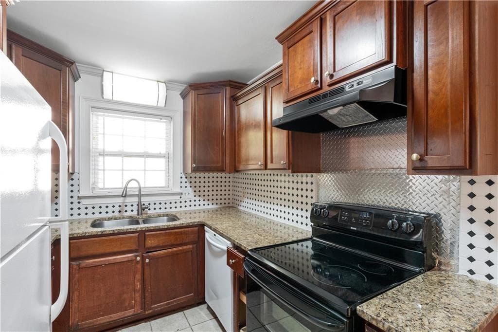3 bedroom, 2 bathroom, 1,917 sq ft single family residence for sale at 2749 Preston Drive, Decatur, GA 30034 — photo 10